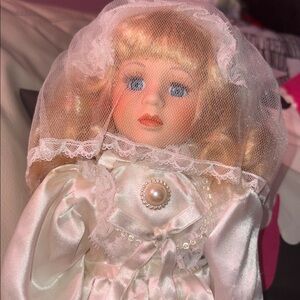 Elegant Porcelain Bride Doll with Blonde Hair(Jane)